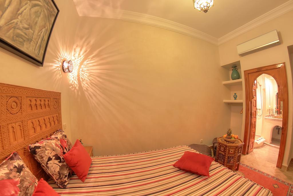 Dar Tasnime Hotel Маракеш Стая снимка