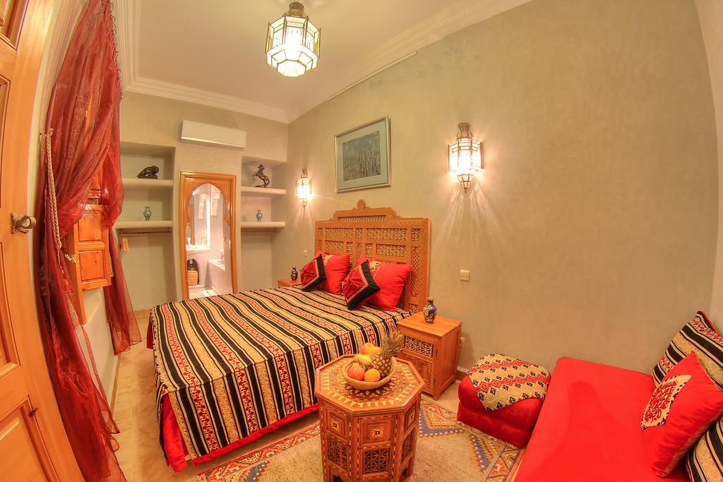 Dar Tasnime Hotel Маракеш Стая снимка