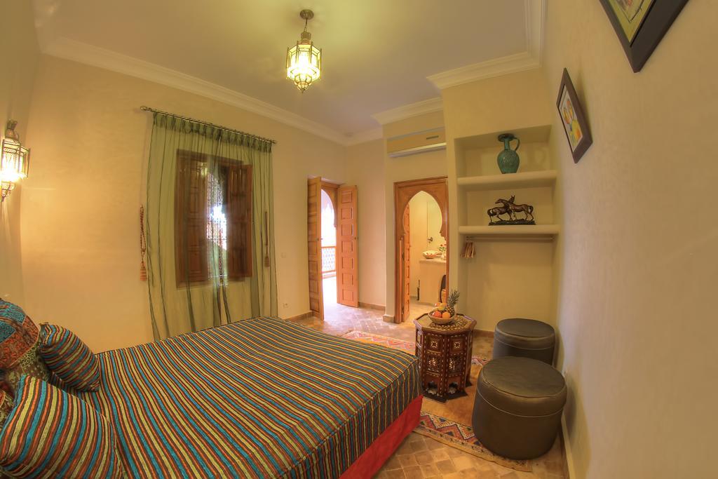 Dar Tasnime Hotel Маракеш Стая снимка